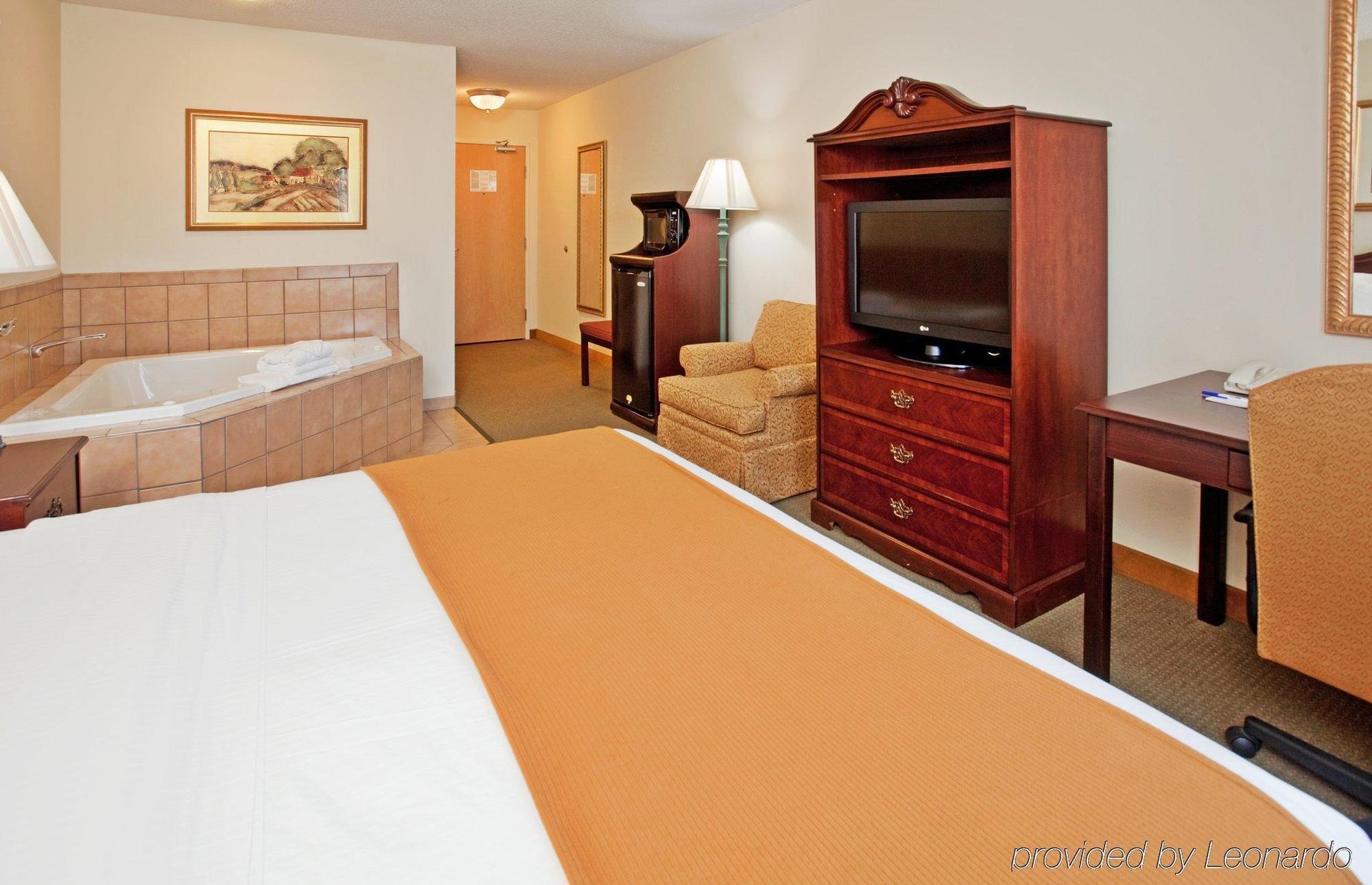 Baymont By Wyndham Fulton Hotel Ngoại thất bức ảnh