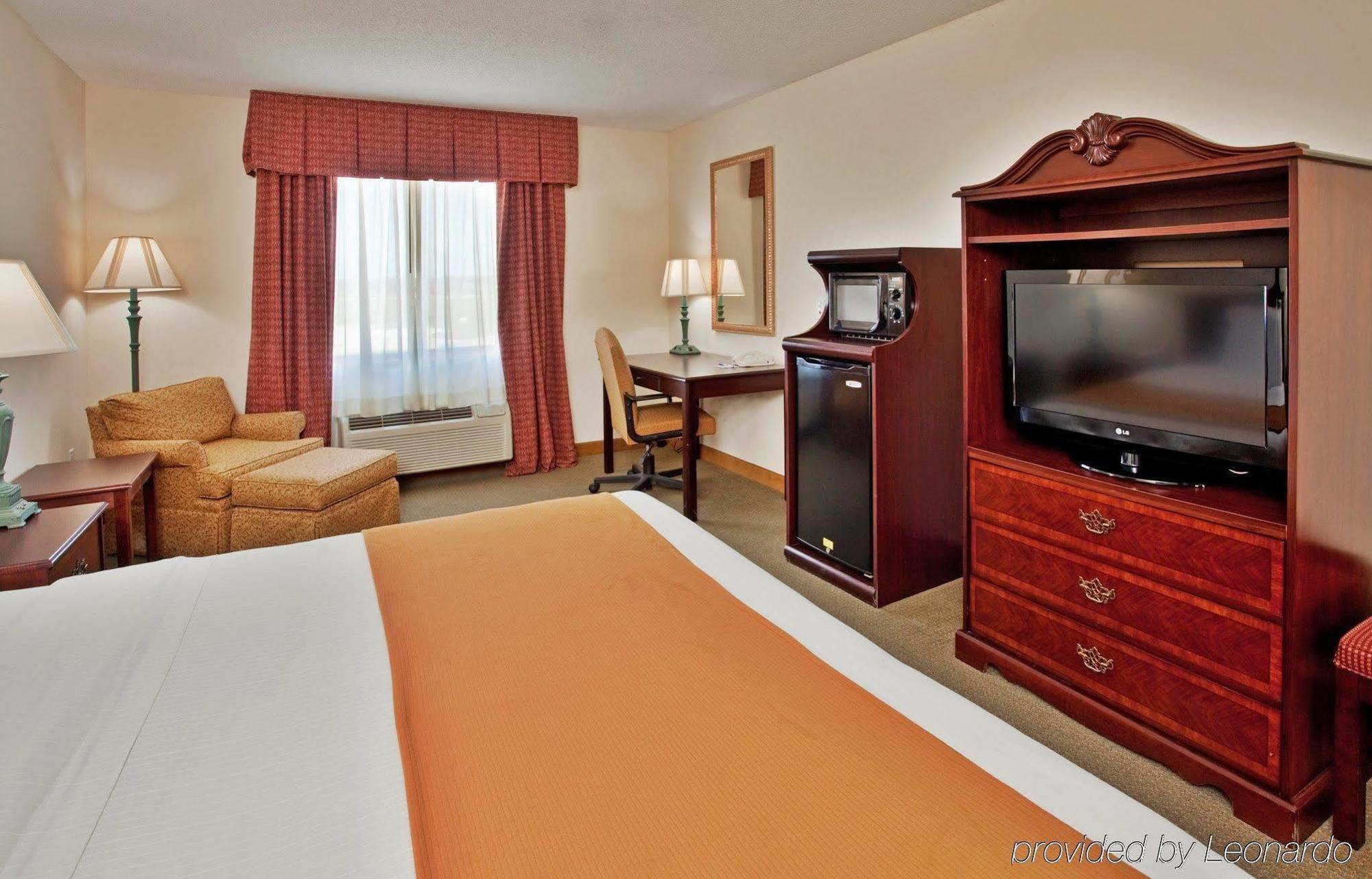 Baymont By Wyndham Fulton Hotel Ngoại thất bức ảnh
